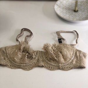 VICTORIA'S SECRET 32B BRALETTE